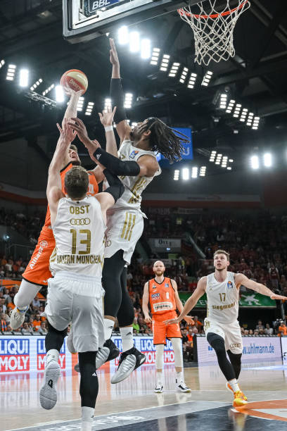 打破防线的 打破防线的